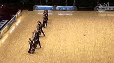 3 개쩌는 칼군무.gif